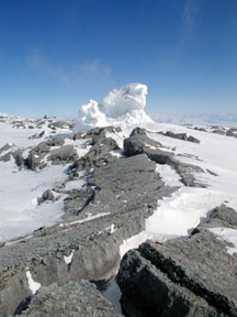 Fractures lava flows lead to fumaroles